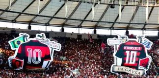 Torcida do Flamengo presente no Maracanã na semifinal contra o Vasco
