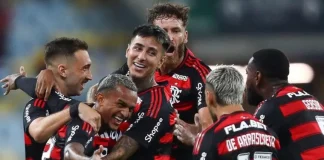 Wesley e jogadores comemoram o 1º gol do Flamengo na vitória sobre o Fluminense