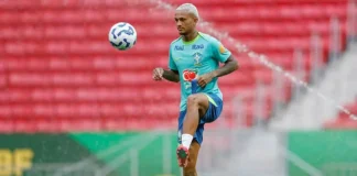 Wesley em treino da Seleção Brasileira