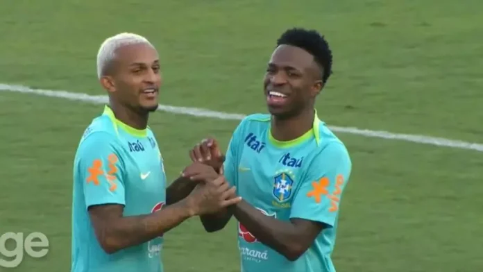 Wesley e Vini Jr em treino da Seleção Brasileira