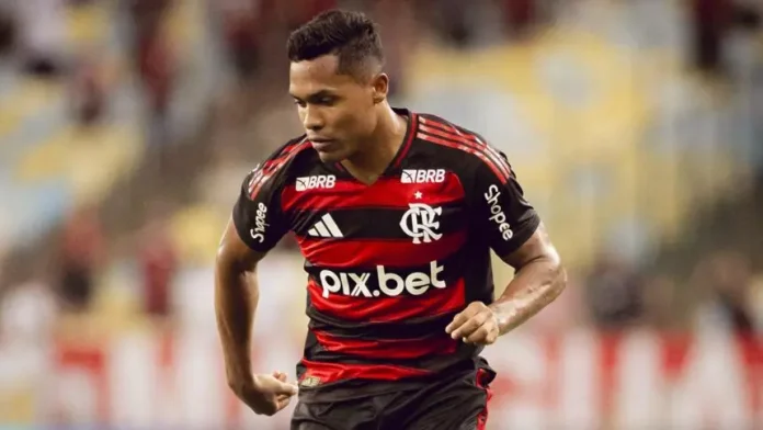 Alex-Sandro-Flamengo-2025-2 Alex Sandro em campo pelo Flamengo