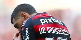 Arrascaeta comemora gol pelo Flamengo contra o Corinthians