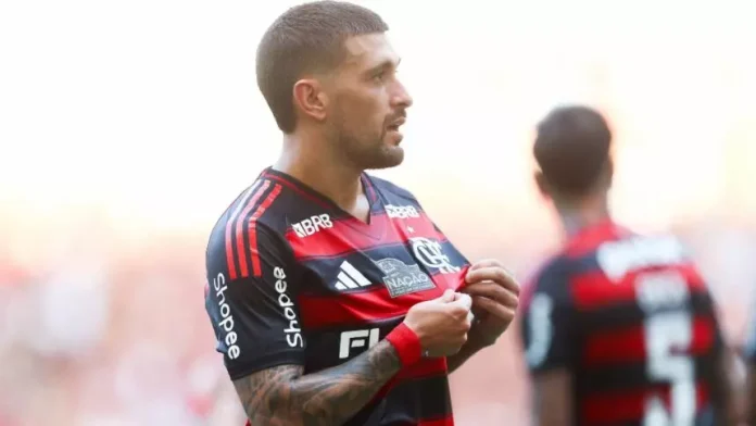 Arrascaeta comemora gol pelo Flamengo contra o Corinthians