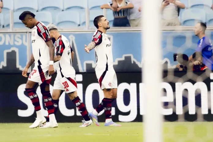 Arrascaeta comemora o 1º gol do Flamengo contra o Grêmio