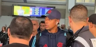 Bruno Henrique em desembarque do Flamengo