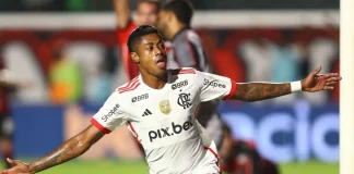 Bruno Henrique marca para o Flamengo que bate o Vitória no Barradão