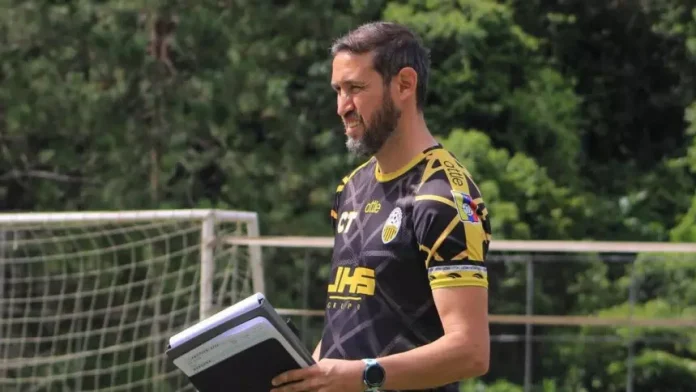 Edgar Pérez Greco, técnico do Deportivo Táchira