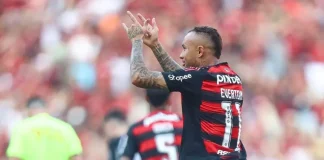 Everton Cebolinha comemora gol pelo Flamengo contra o Corinthians