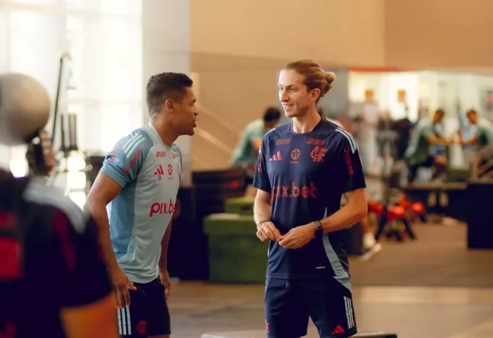 Filipe Luís técnico do Flamengo no Ninho do Urubu