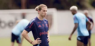 Filipe Luís em treino do Flamengo no Ninho do Urubu