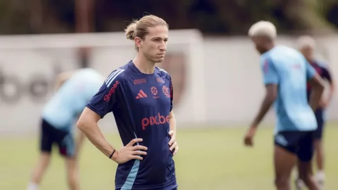 Filipe Luís em treino do Flamengo no Ninho do Urubu