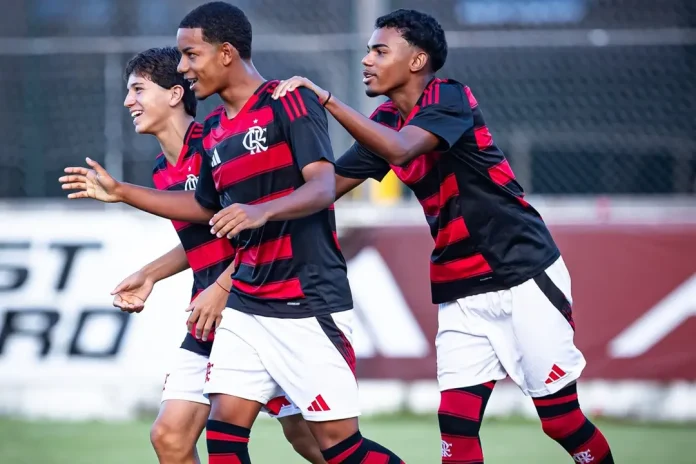 Flamengo em campo pelo Carioca sub-15