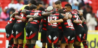 Jogadores do Flamengo antes da bola rolar no confronto contra a LDU