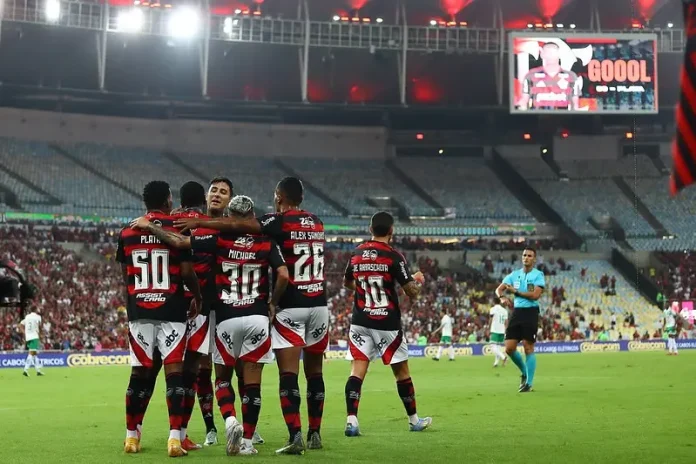 Jogadores do Flamengo comemoram mais um gol contra o Juventude