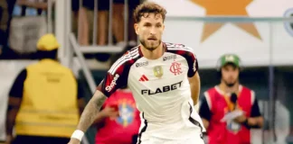 Léo Pereira em campo na vitória do Flamengo sobre o Grêmio