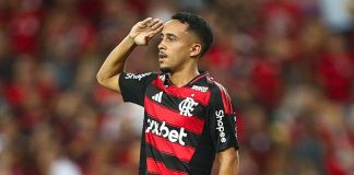 Matheus Gonçalves comemora gol pelo Flamengo
