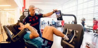 Pedro na academia do Flamengo no Ninho do Urubu