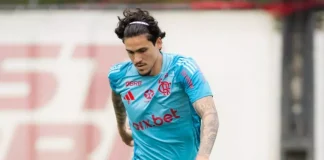 Pedro em treino do Flamengo no Ninho do Urubu