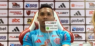 Alex Sandro em entrevista coletiva no Ninho do Urubu