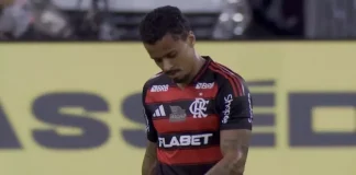 Allan deixa o campo sentindo problema físico