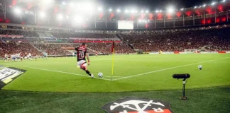 Arrascaeta em campo pelo Flamengo contra o Bahia
