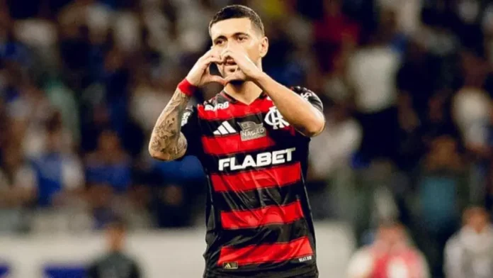 Arrascaeta comemora gol do Flamengo na derrota para o Cruzeiro