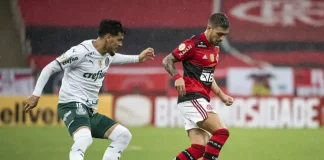 Arrascaeta e Gustavo Gomes em campo no Flamengo x Palmeiras
