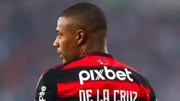 De-la-Cruz-Flamengo-2025-2 De la Cruz em campo pelo Flamengo