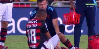 De la Cruz sente dores no tornozelo esquerdo no clássico contra o Botafogo