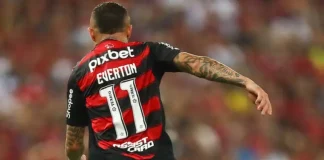 Everton Cebolinha em campo pelo Flamengo