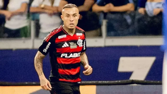 Everton Cebolinha em campo pelo Flamengo