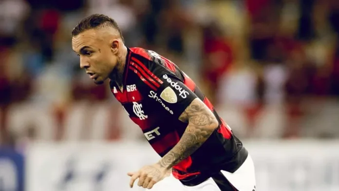 Everton Cebolinha em campo pelo Flamengo