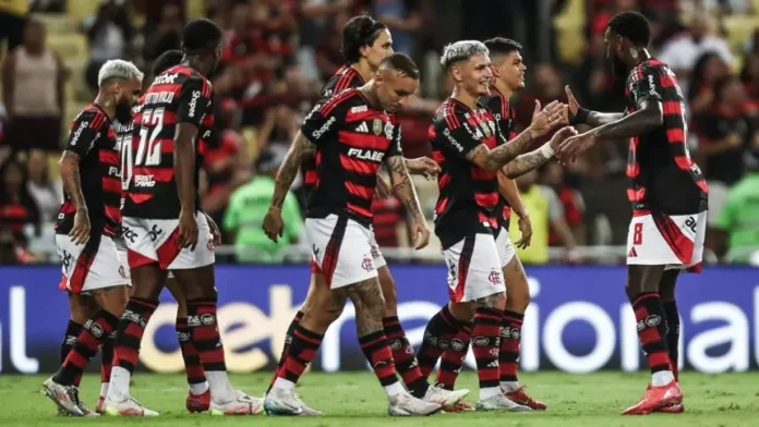 Jogadores do Flamengo comemoram mais um gol do Flamengo sobre o Botafogo-PB