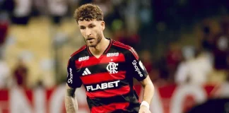 Léo Pereira em campo pelo Flamengo