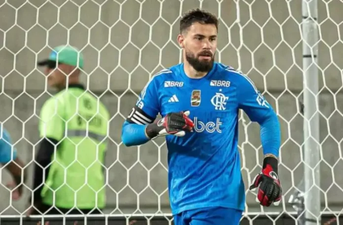 Matheus Cunha em campo pelo Flamengo