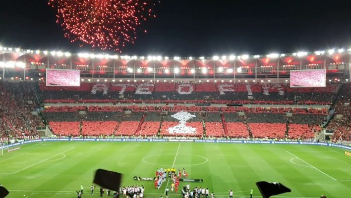 Mosaico da Torcida do Flamengo no Maracanã