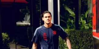 O artilheiro Pedro em viagem do Flamengo pra Argentina