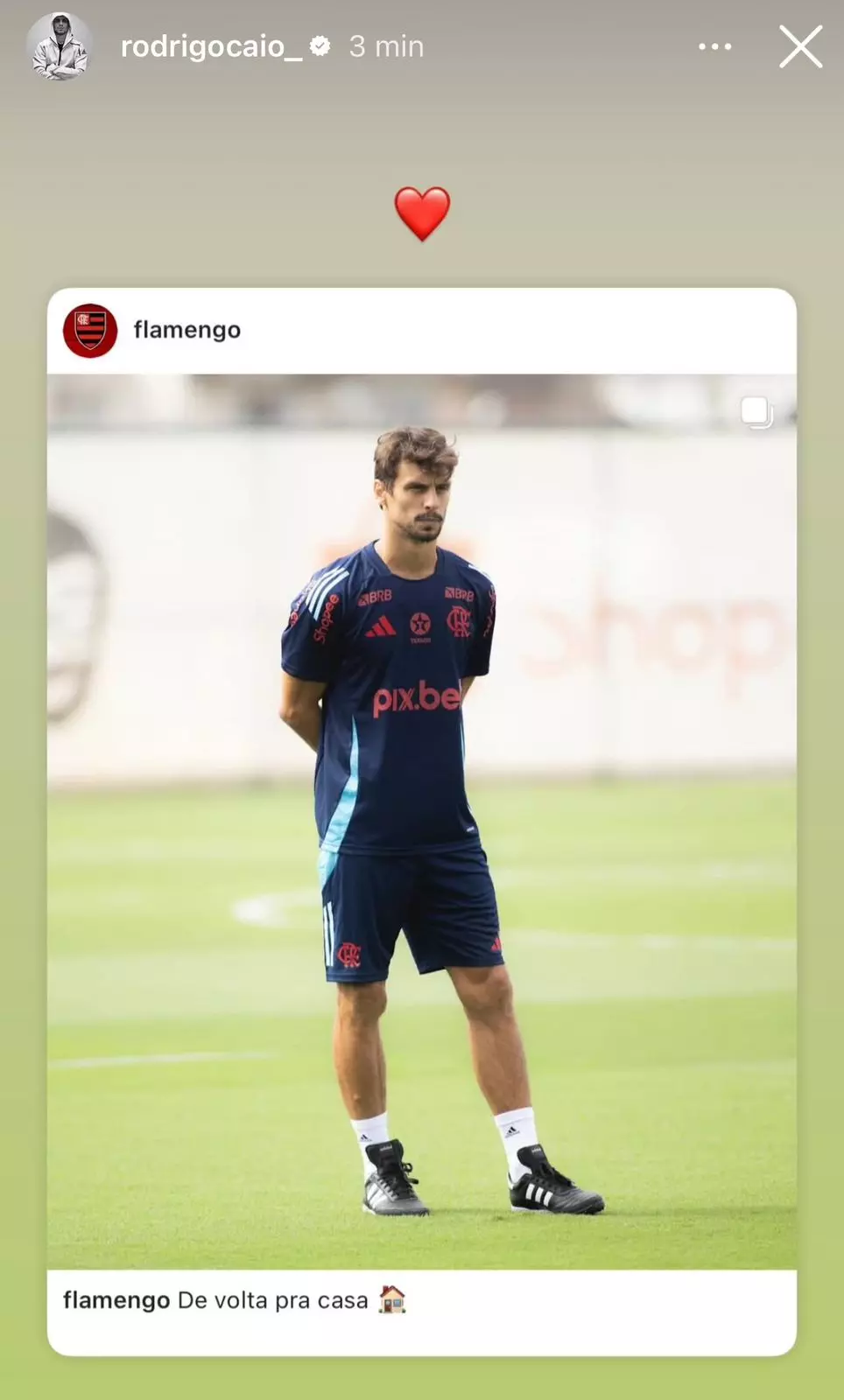 Rodrigo Caio posta nas redes sociais sobre sua volta ao Flamengo