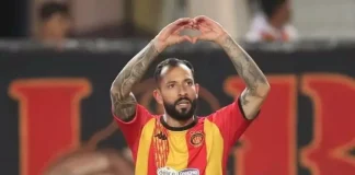Rodrigo Rodrigues em campo pelo Esperance