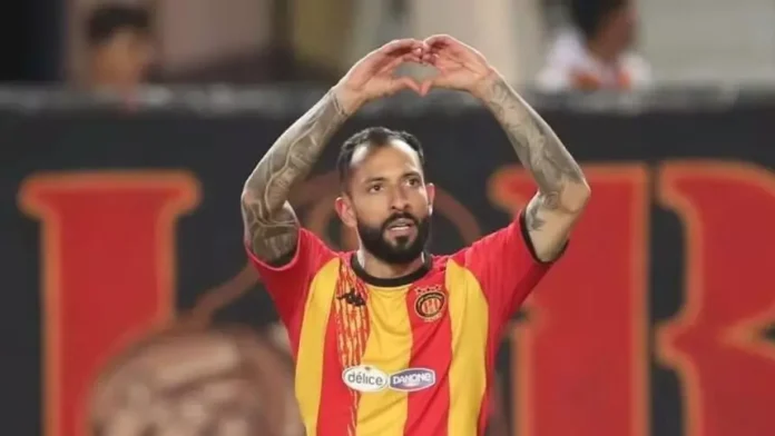 Rodrigo Rodrigues em campo pelo Esperance