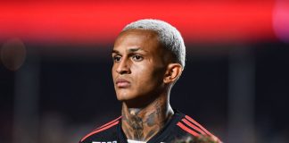 Wesley em campo pelo Flamengo