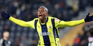 Anderson Talisca marca pelo Fenerbahce