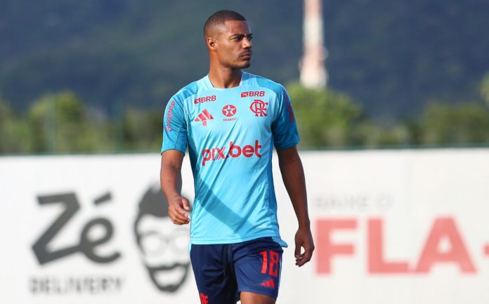 De la Cruz em treino do Flamengo no Ninho do Urubu