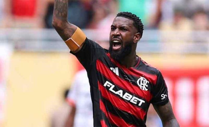 Gerson em campo pelo Flamengo contra o Bayern de Munique