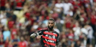 Gerson em campo pelo Flamengo contra o Juventude