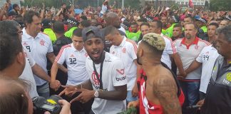 Gerson e Gabigol na comemoração da Libertadores conquistada pelo Flamengo em 2019