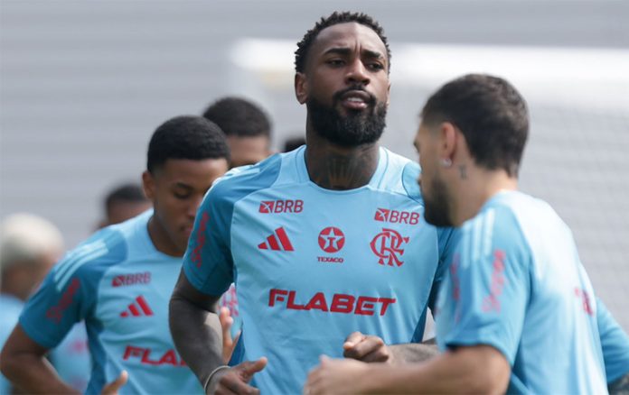 Gerson em treino do Flamengo em Atlantic City