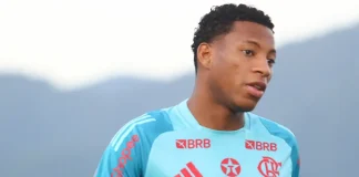 Gonzalo Plata treinando no Ninho do Urubu
