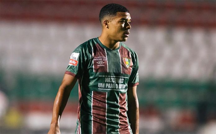 Igor Jesus em campo pelo Estrela Amadora