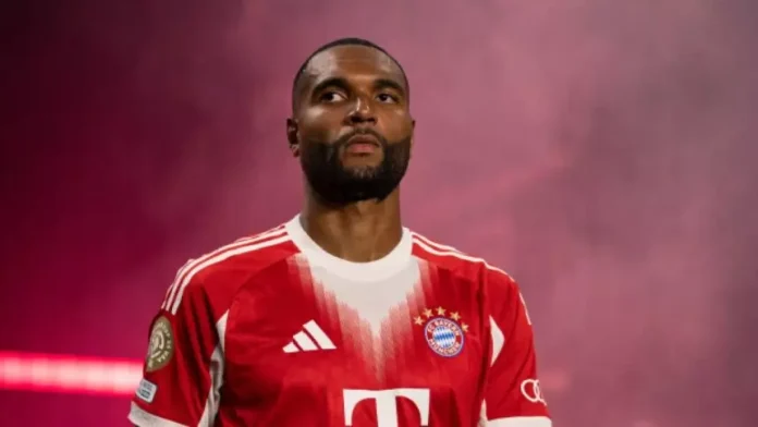 Jonathan Tah em campo pelo Bayern de Munique